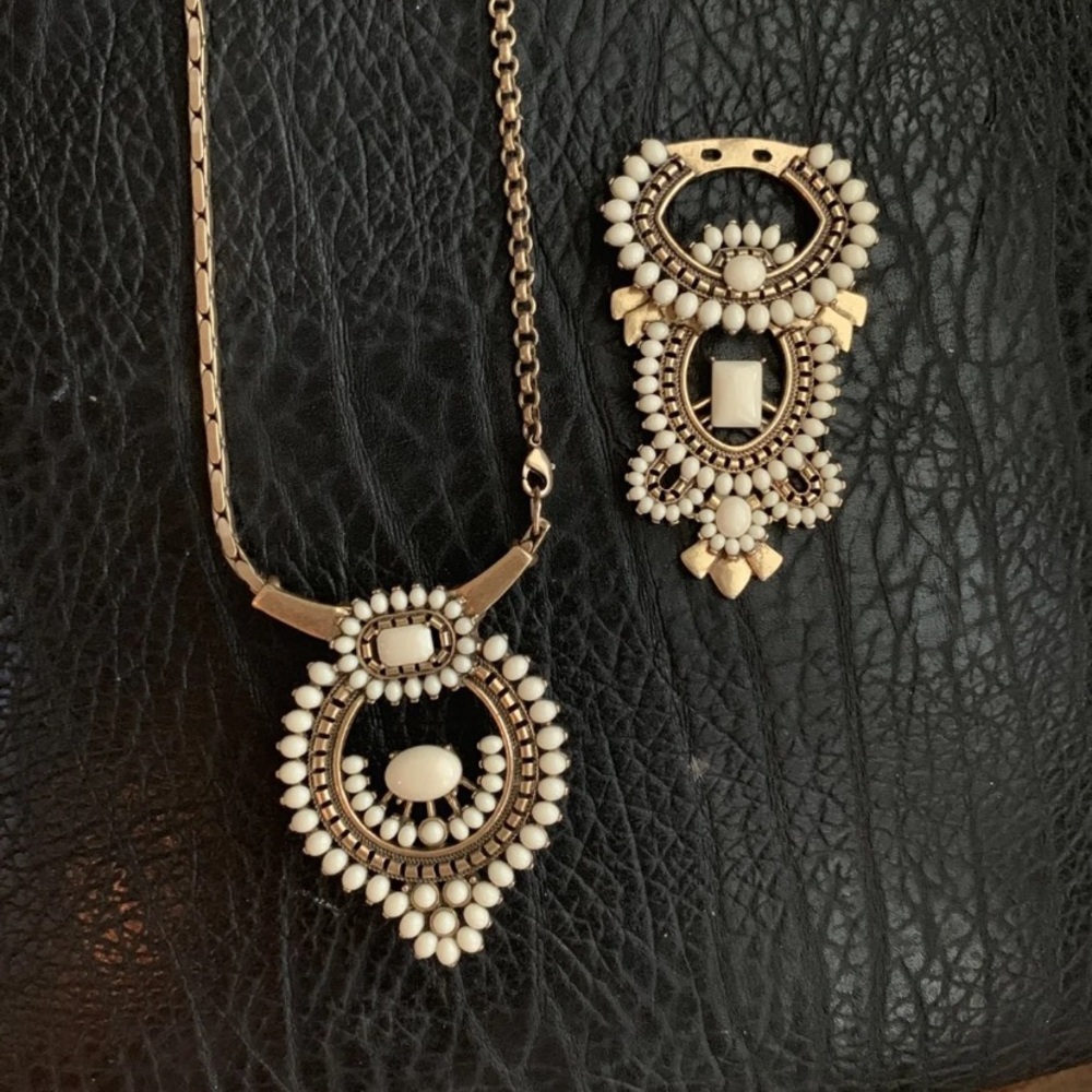 stella and dot necklace!